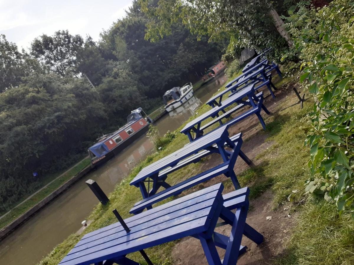 The Barge Inn Bradford-On-Avon Εξωτερικό φωτογραφία
